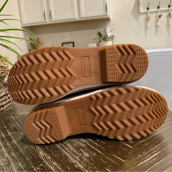 NWOB ALEADER Womens Faux Fur Lace Up Snow Boots - Picture 11 of 15